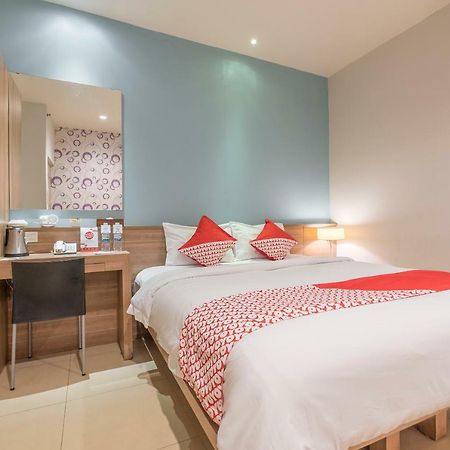 Aswin Hotel And Spa Makassar Kültér fotó