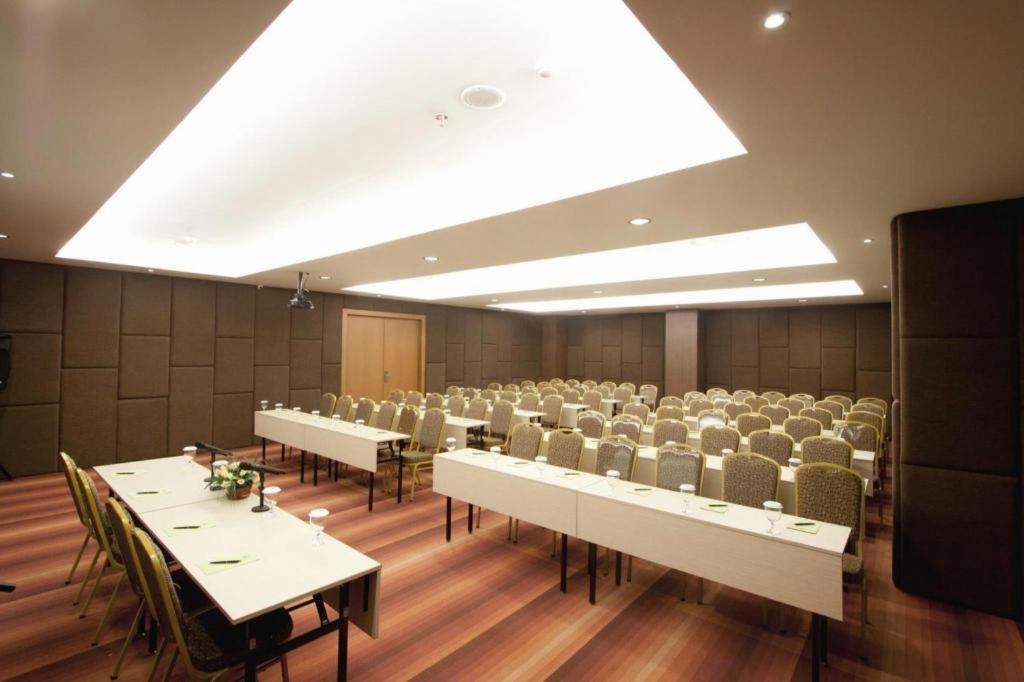 Aswin Hotel And Spa Makassar Kültér fotó