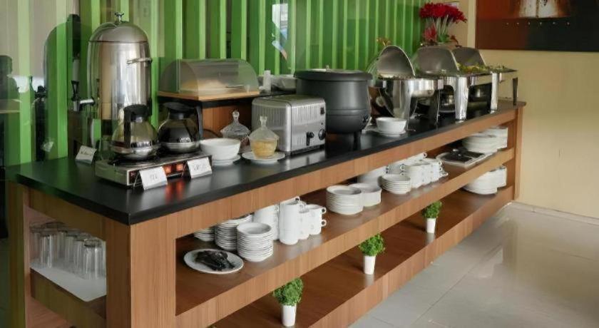 Aswin Hotel And Spa Makassar Kültér fotó