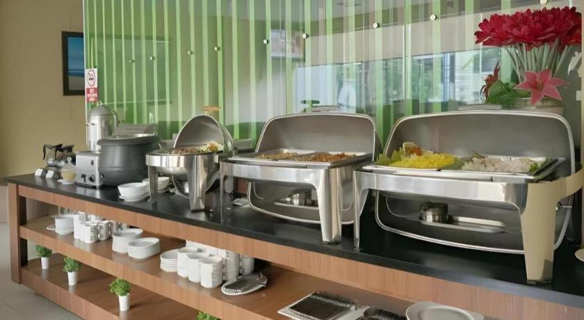 Aswin Hotel And Spa Makassar Kültér fotó