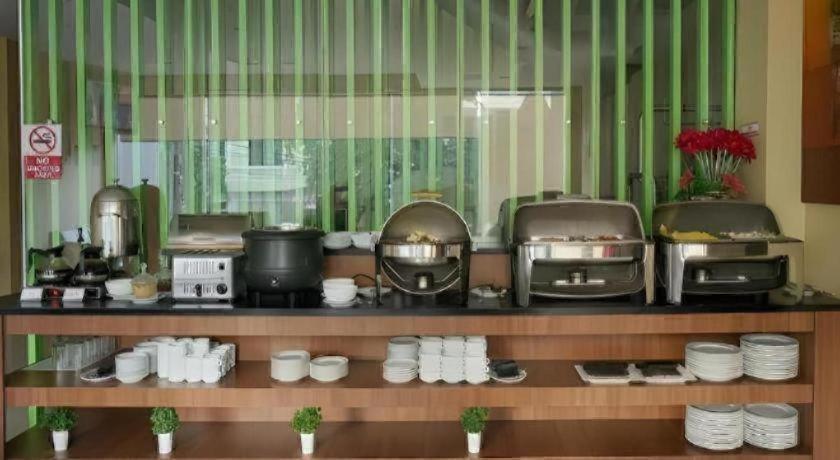 Aswin Hotel And Spa Makassar Kültér fotó
