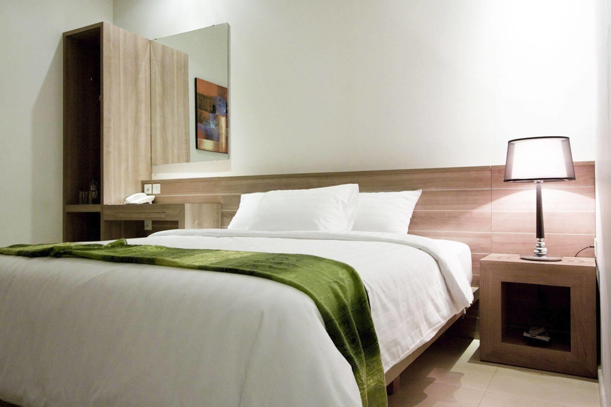 Aswin Hotel And Spa Makassar Kültér fotó