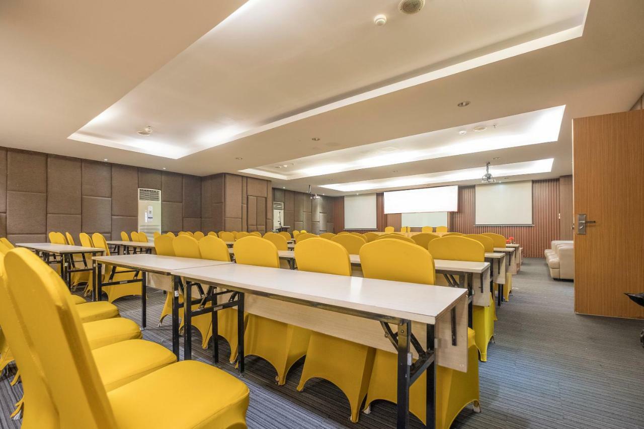 Aswin Hotel And Spa Makassar Kültér fotó