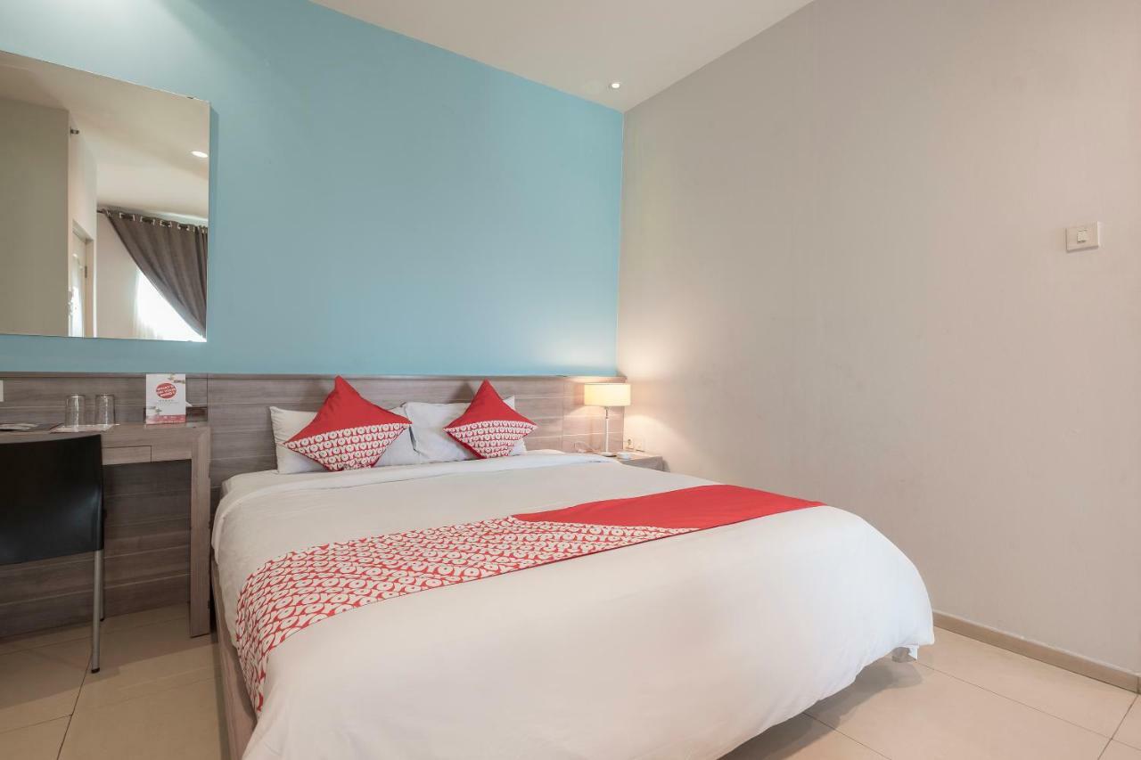 Aswin Hotel And Spa Makassar Kültér fotó
